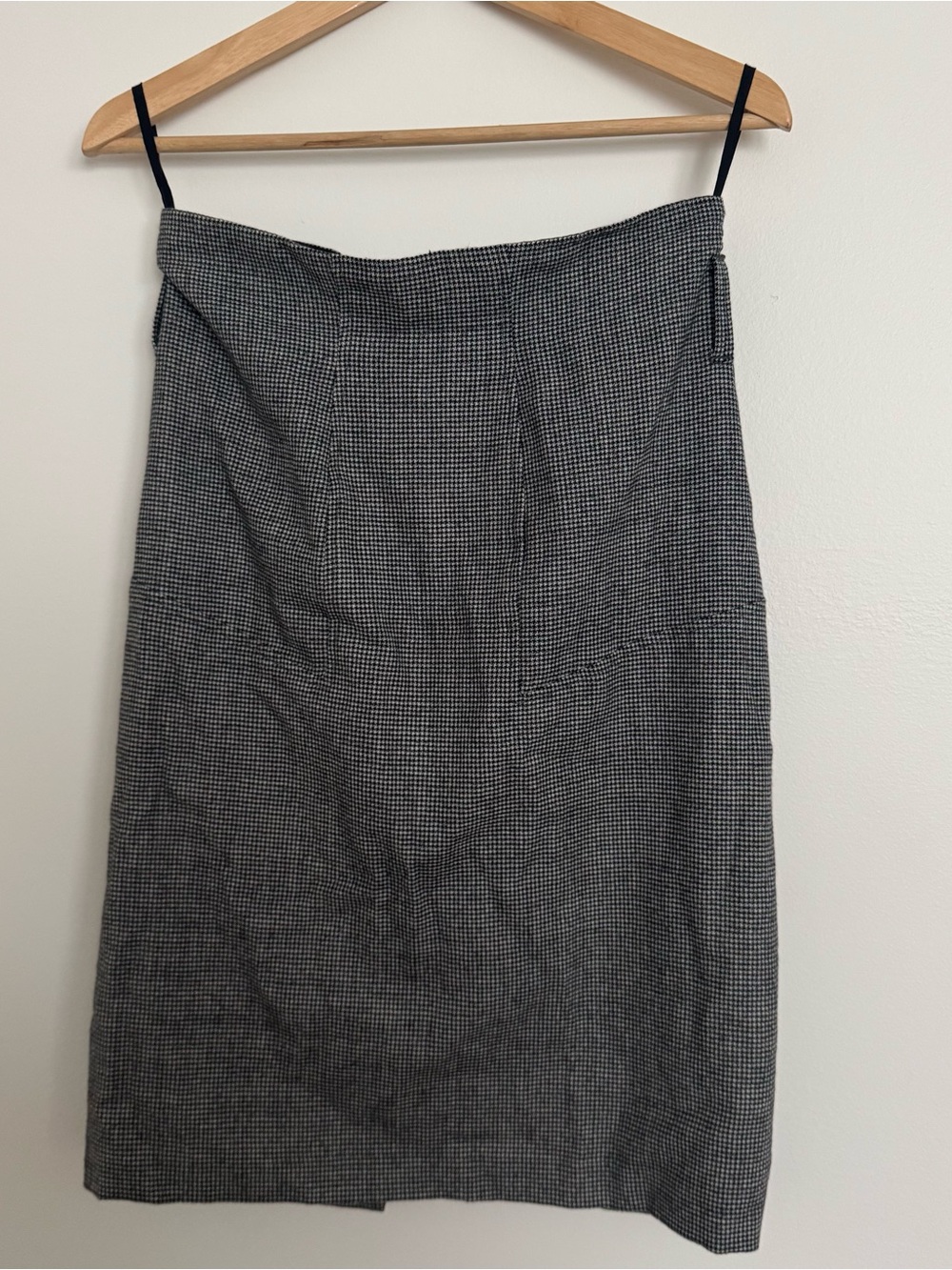 Club Monaco Black and White Houndstooth Pencil Skirt